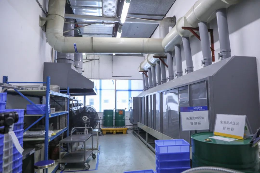 1765965396388485.png d.png